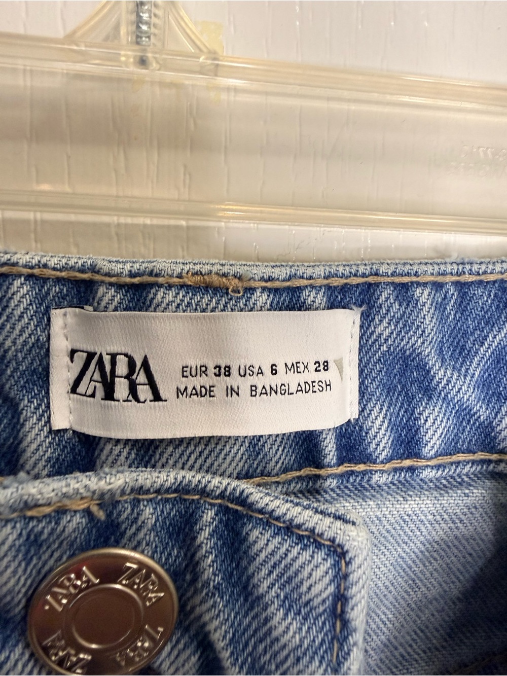 Zara distressed mid-rise straight leg jean size 6 - Picture 5 of 8